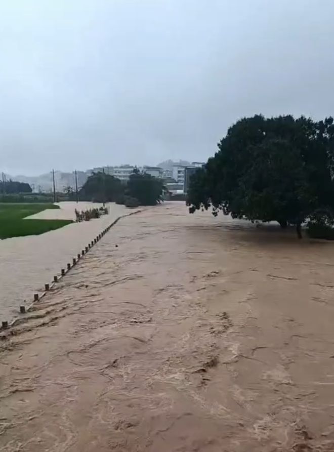 遇罕见洪水！广西多地有人洪水被困麻将胡了模拟器试玩广西玉林北流遭