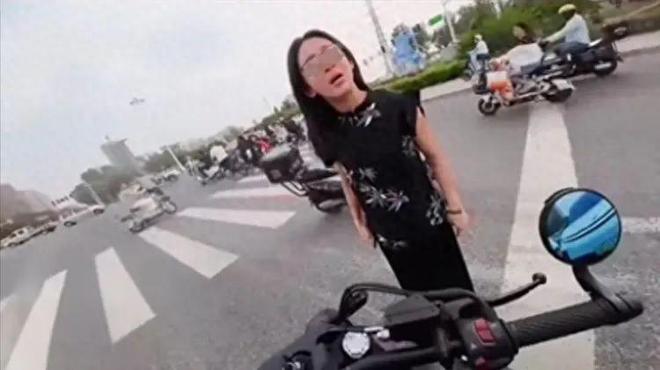 突后续：女司机气到流产公布完整行车记录仪PG麻将胡了免费模拟器河北女司机与骑手冲(图6)